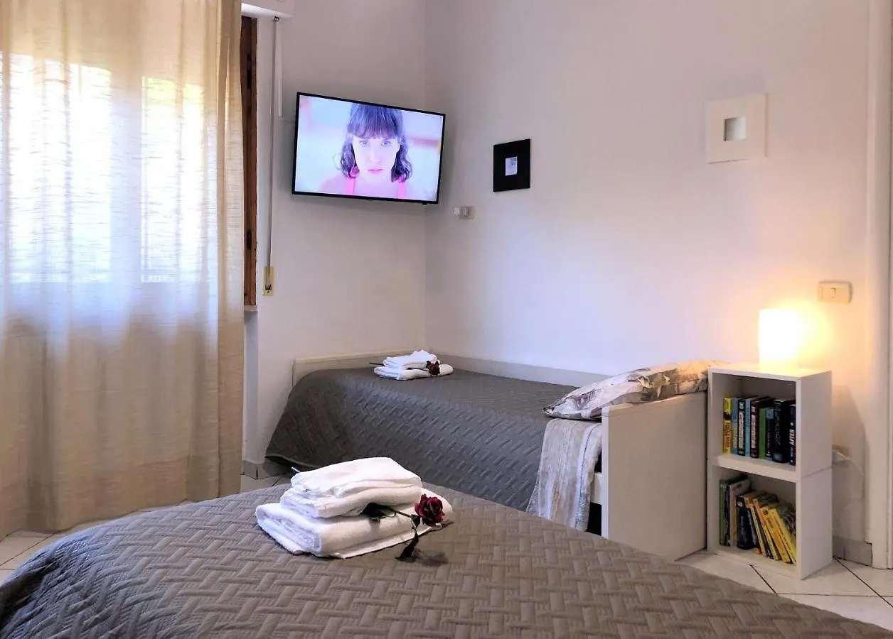 Comfort House Pisa 0*,